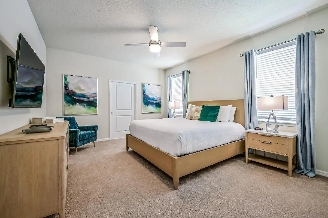 Delightful Retreat Villa Davenport
