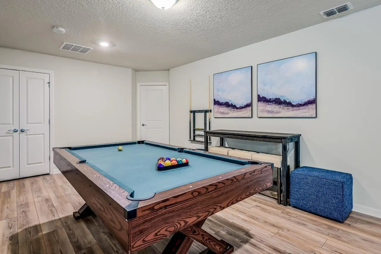 Delightful Retreat Villa Davenport